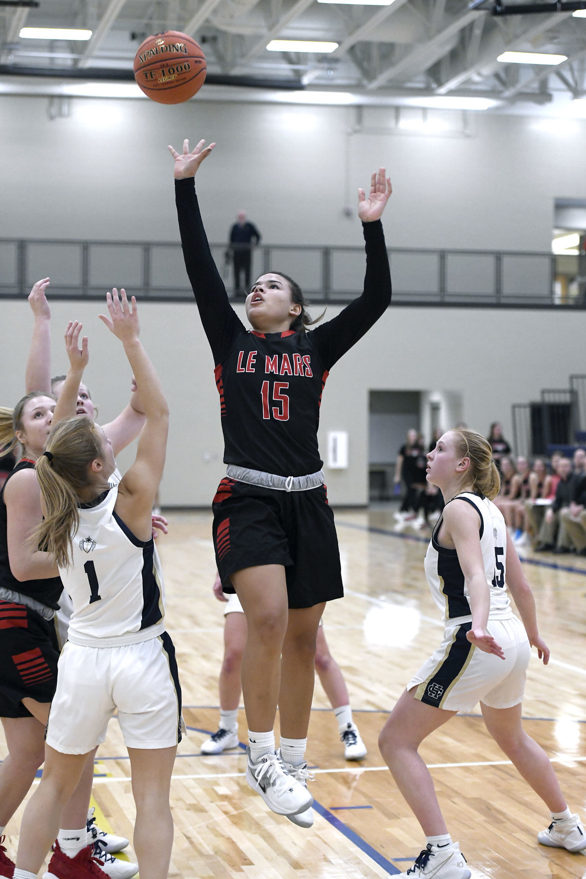 Heelan hosts Le Mars girls basketball